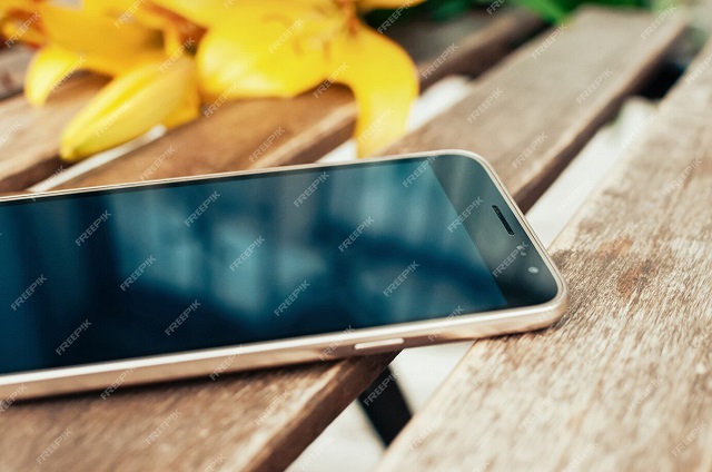 ležící telefon